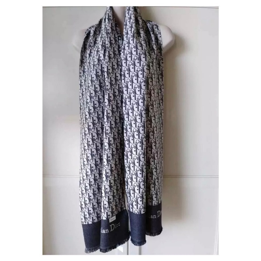 Dior scaruf